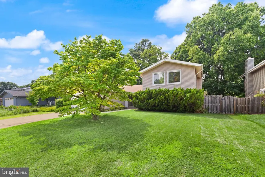 131 Evergreen St, Sterling, VA 20164 - #3