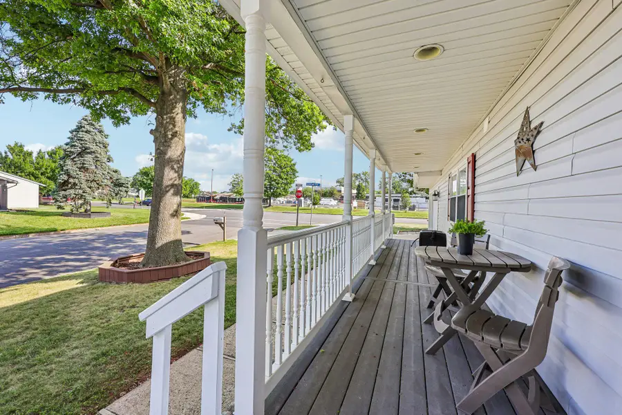 2 Beecher Pl, Sterling, VA 20164 - #2