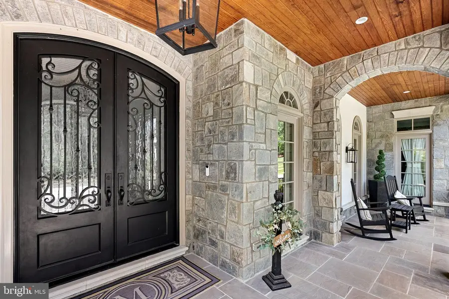 22563 Creighton Farms Dr, Leesburg, VA 20175 - #2