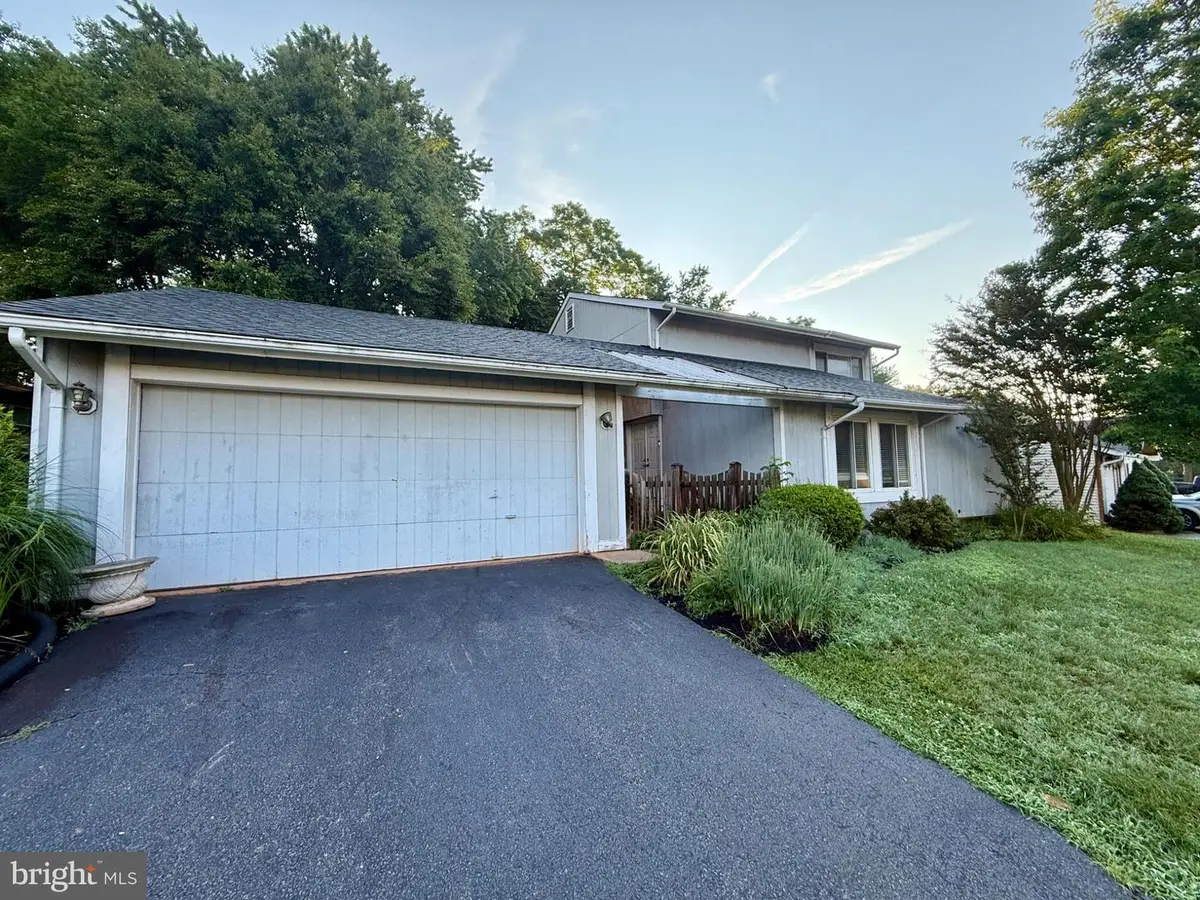 110 Victoria Pl, Sterling, VA 20164 - #1