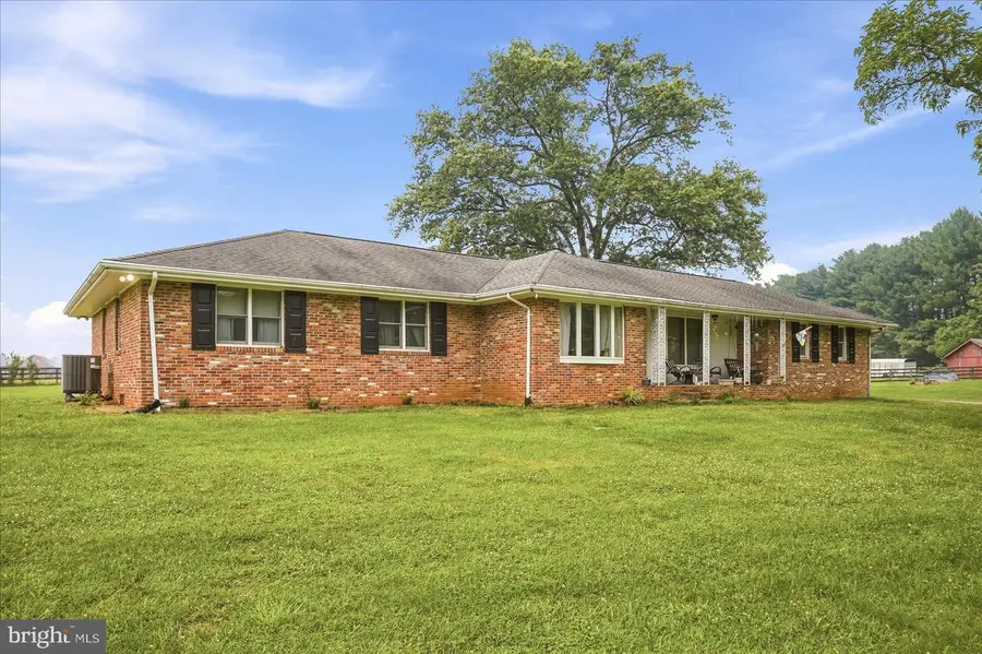 38855 Shoemaker Ln, Lovettsville, VA 20180 - #2