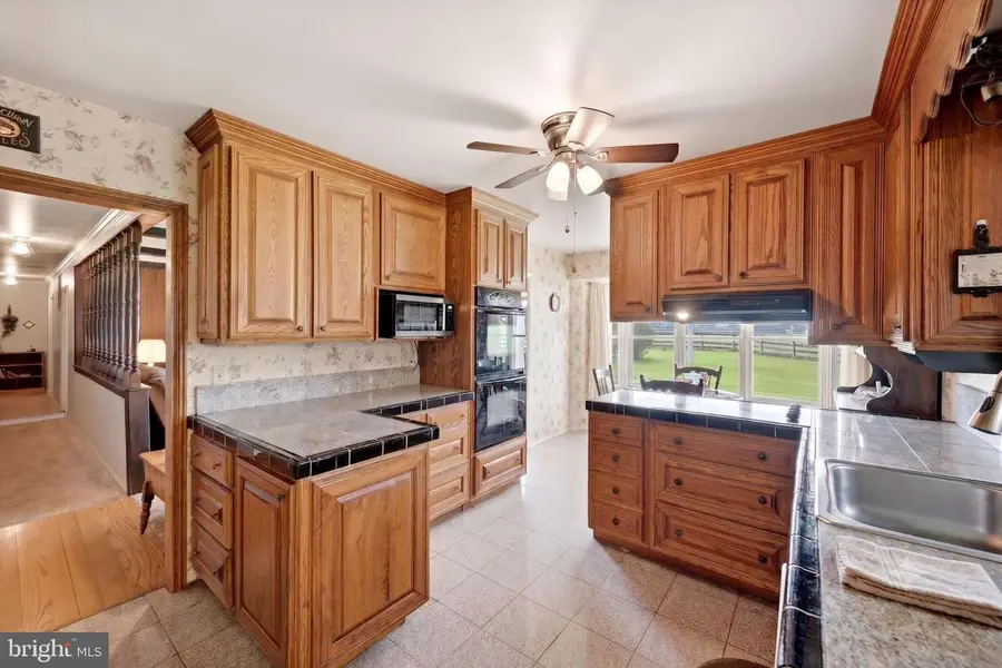 38855 Shoemaker Ln, Lovettsville, VA 20180 - #3