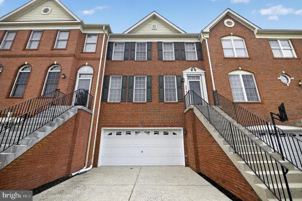 25915 Kirkwood Sq, CHANTILLY, VA 20152