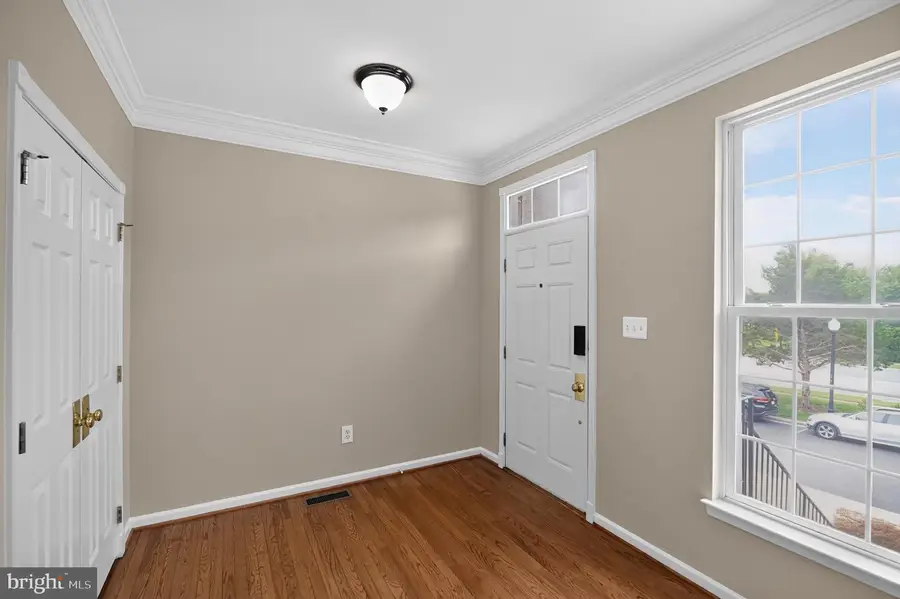 25915 Kirkwood Sq, Chantilly, VA 20152 - #3