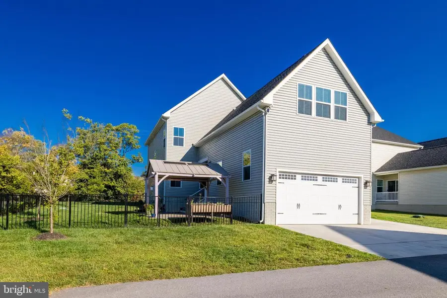 13 S Locust St, Lovettsville, VA 20180 - #2