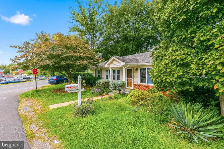 721 Wirt St Sw, Leesburg, VA 20175 - #2