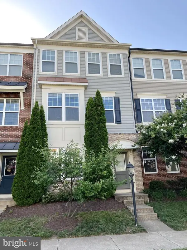 44035 Peirosa Ter, CHANTILLY, VA 20152