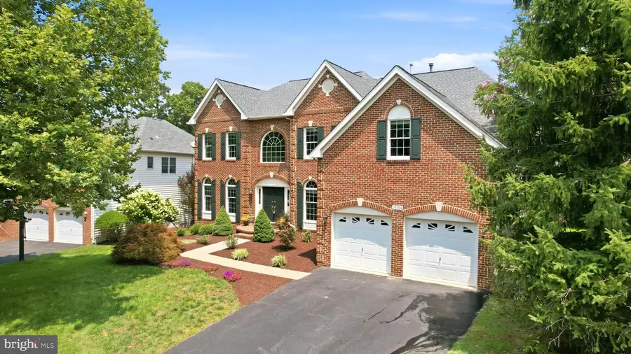 19704 Stanford Hall Pl, Ashburn, VA 20147 - #2