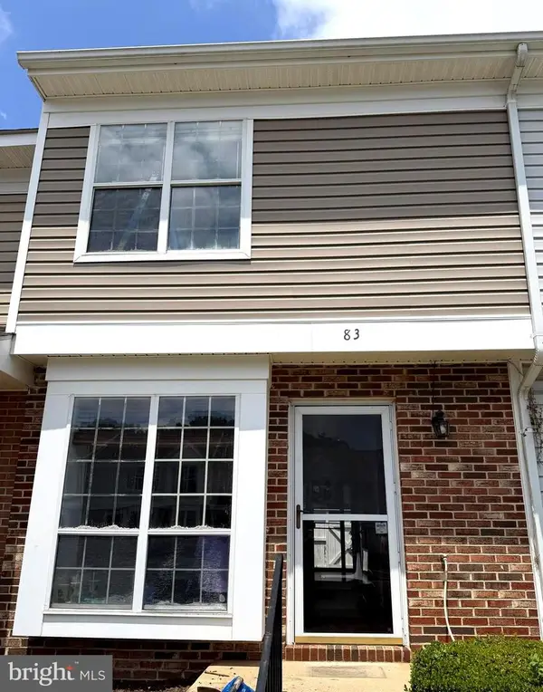 83 Sudbury Sq, STERLING, VA 20164