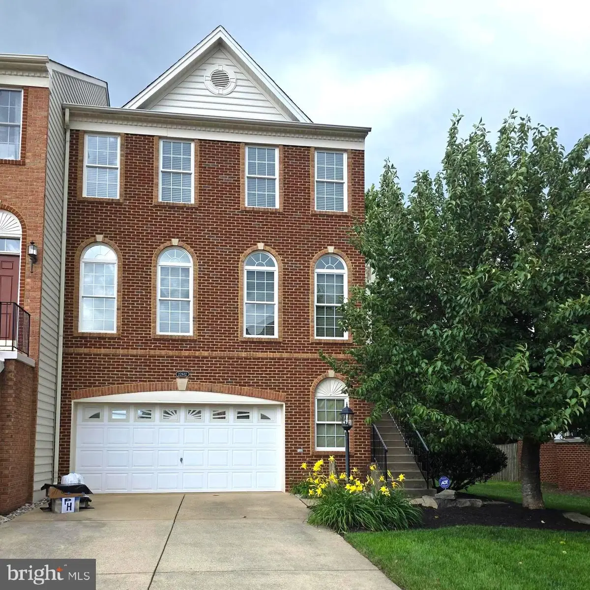 22612 Scattersville Gap Ter, Ashburn, VA 20148 - #1