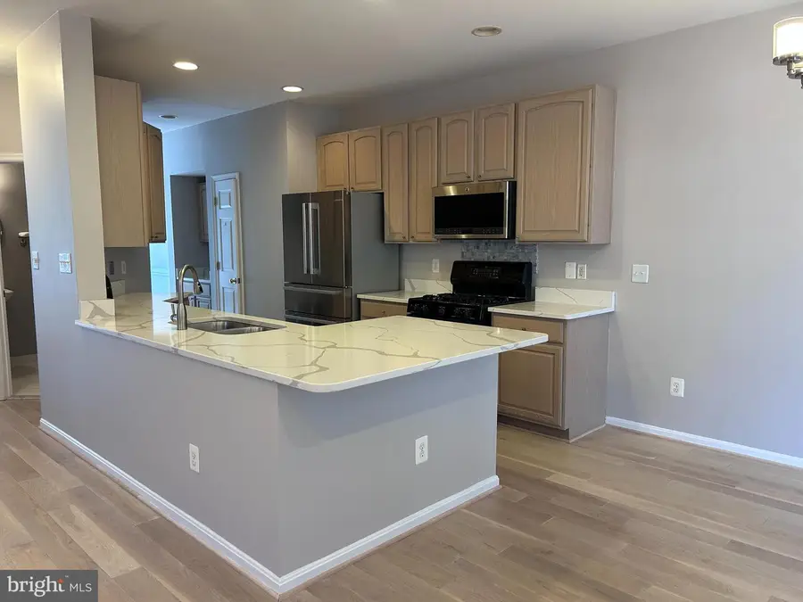 20381 Fallsway Ter, Sterling, VA 20165 - #2