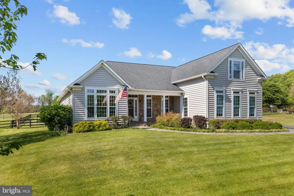 35987 Birch Hollow Ln, Hillsboro, VA 20132 - #1