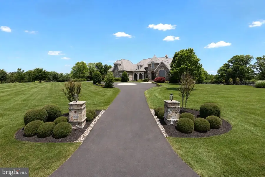 22786 Creighton Farms Dr, Leesburg, VA 20175 - #2