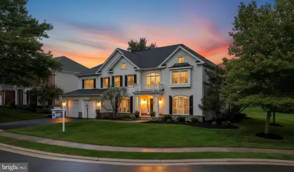 42774 Glenside Dr, BRAMBLETON, VA 20148