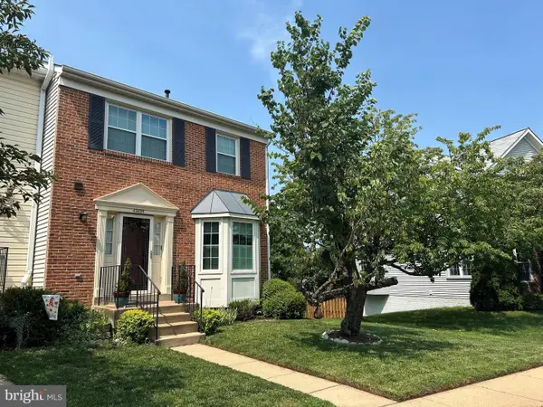 43498 Blacksmith Sq, ASHBURN, VA 20147