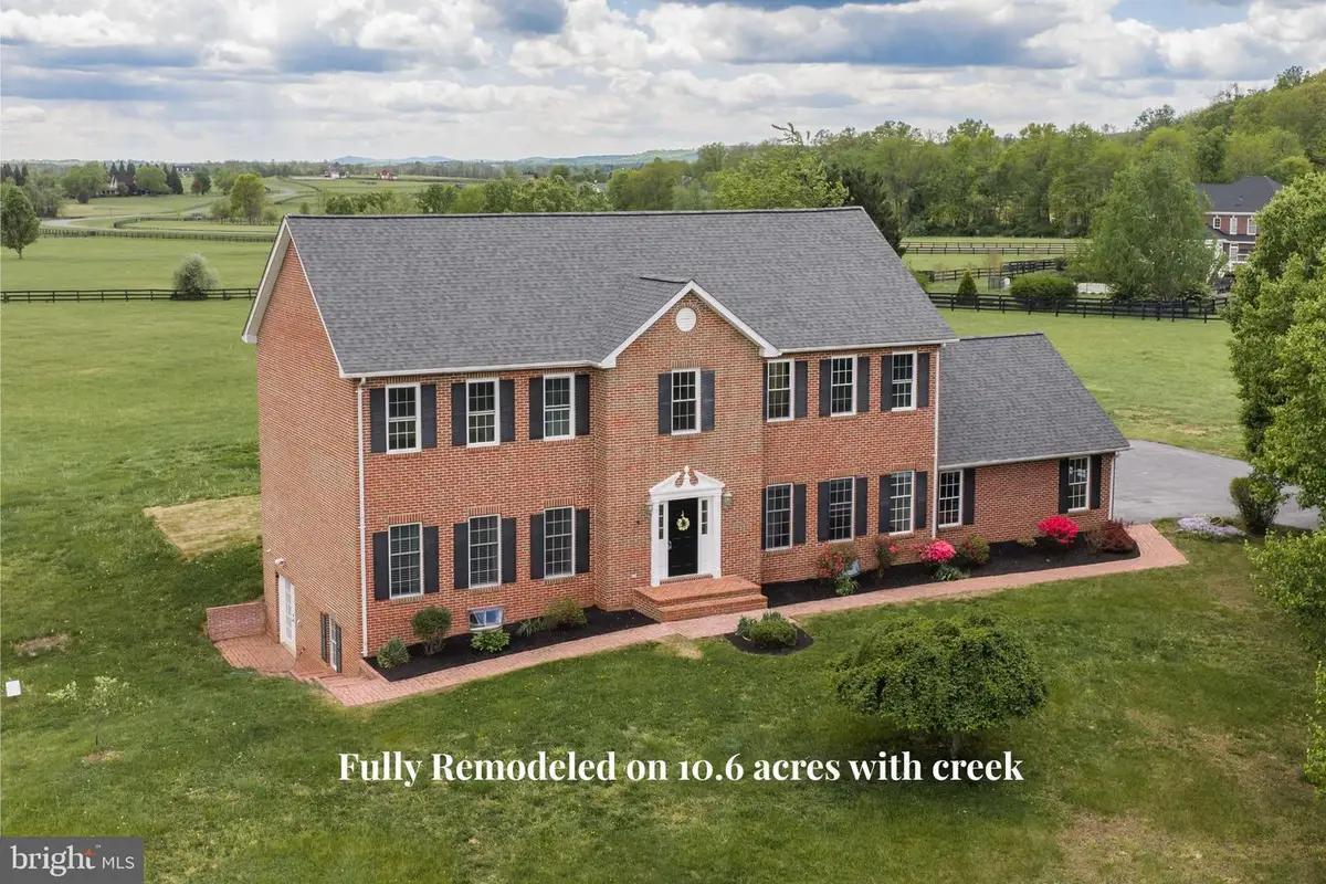 42827 Spinks Ferry Rd, Leesburg, VA 20176 - #1