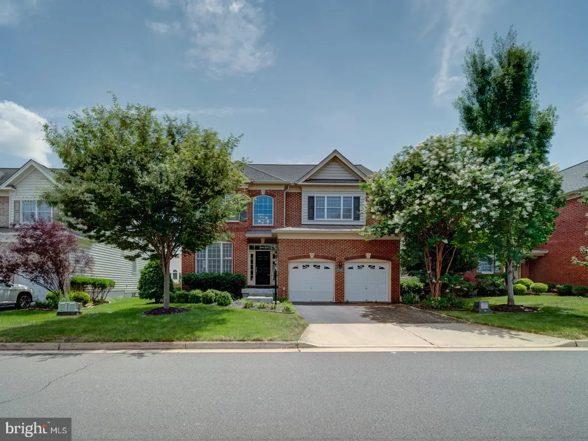 43320 Barnstead Dr, Ashburn, VA 20148 - #1