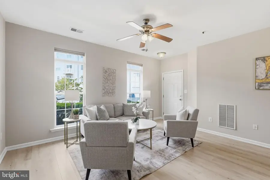 43851 Kingston Station Ter, Ashburn, VA 20148 - #3