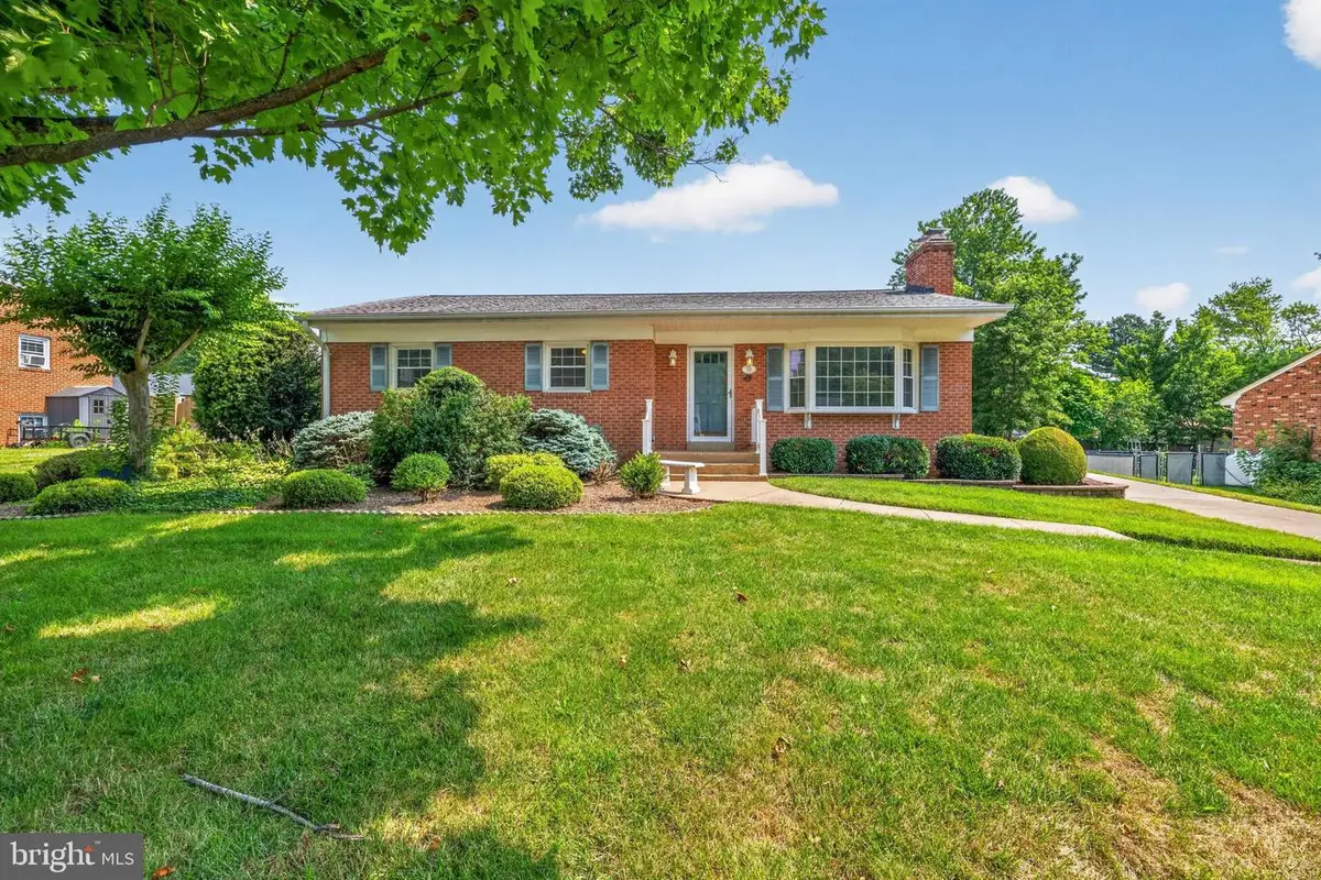 19 Hamilton Terrace Dr, Hamilton, VA 20158 - #1