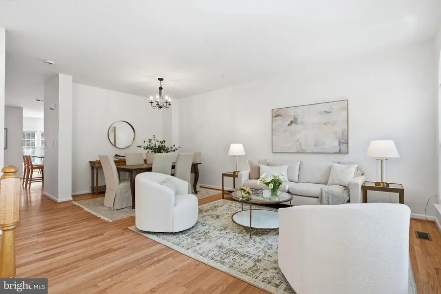 43451 Laidlow St, Chantilly, VA 20152 - #3