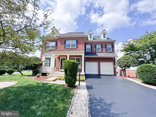 22827 Oakgrove Rd, STERLING, VA 20166