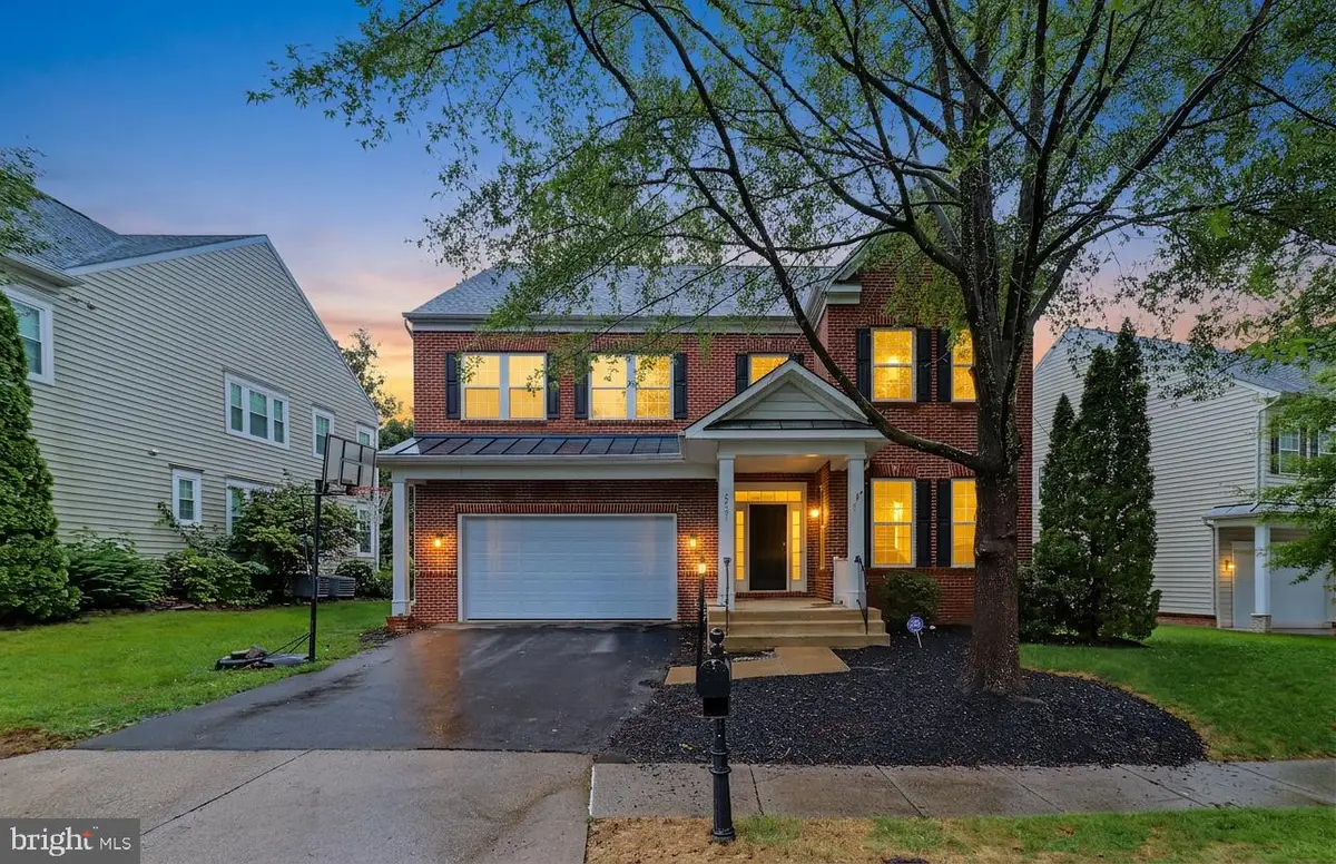 22891 Courtland Park Dr, Brambleton, VA 20148 - #1