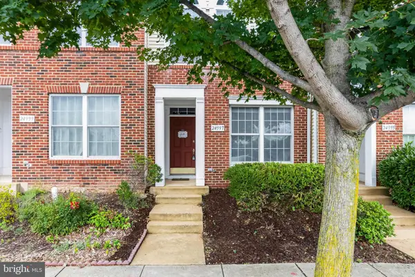 24997 Riding Center Dr, SOUTH RIDING, VA 20152