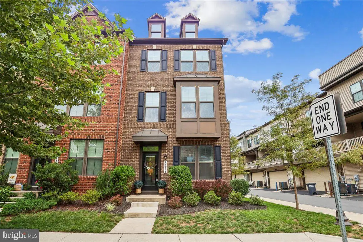 43498 Apple Orchard Sq, Ashburn, VA 20148 - #1