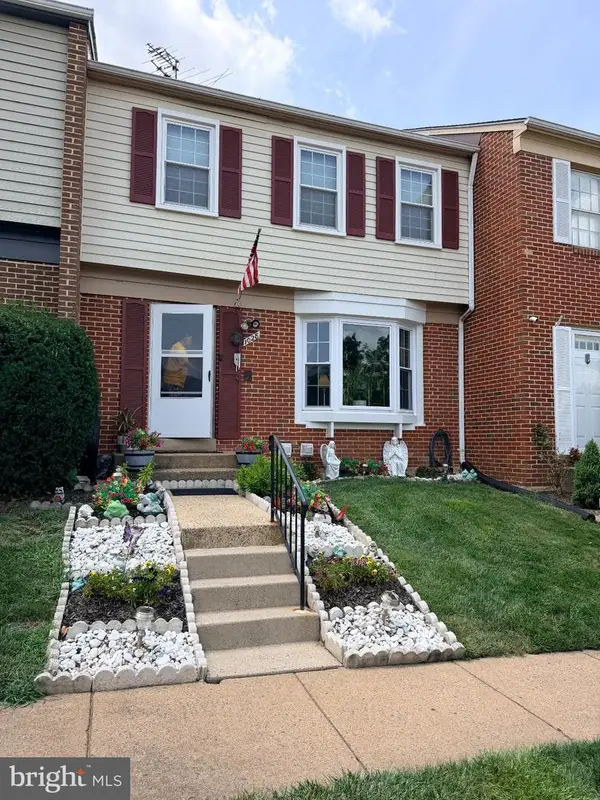 1028 Temple Ct, STERLING, VA 20164