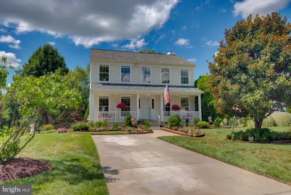 74 Mcpherson Cir, STERLING, VA 20165