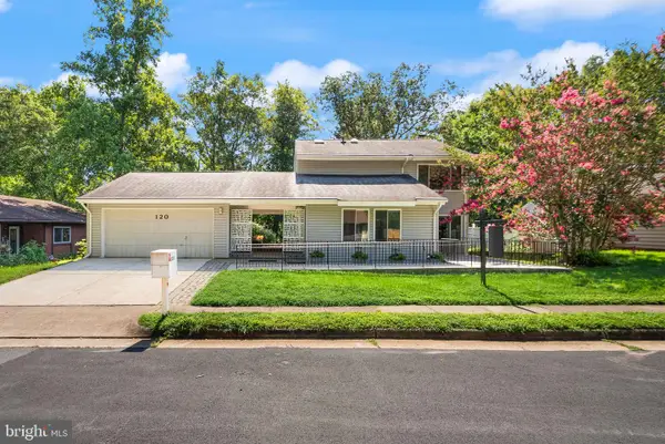 120 E Meadowland Ln E, STERLING, VA 20164
