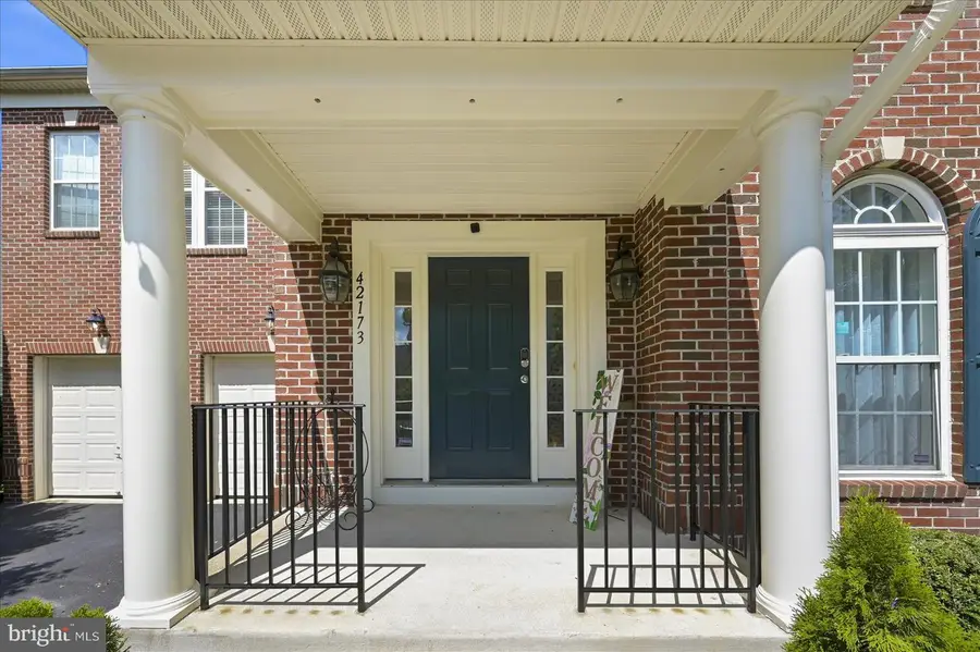 42173 St Huberts Pl, Chantilly, VA 20152 - #2