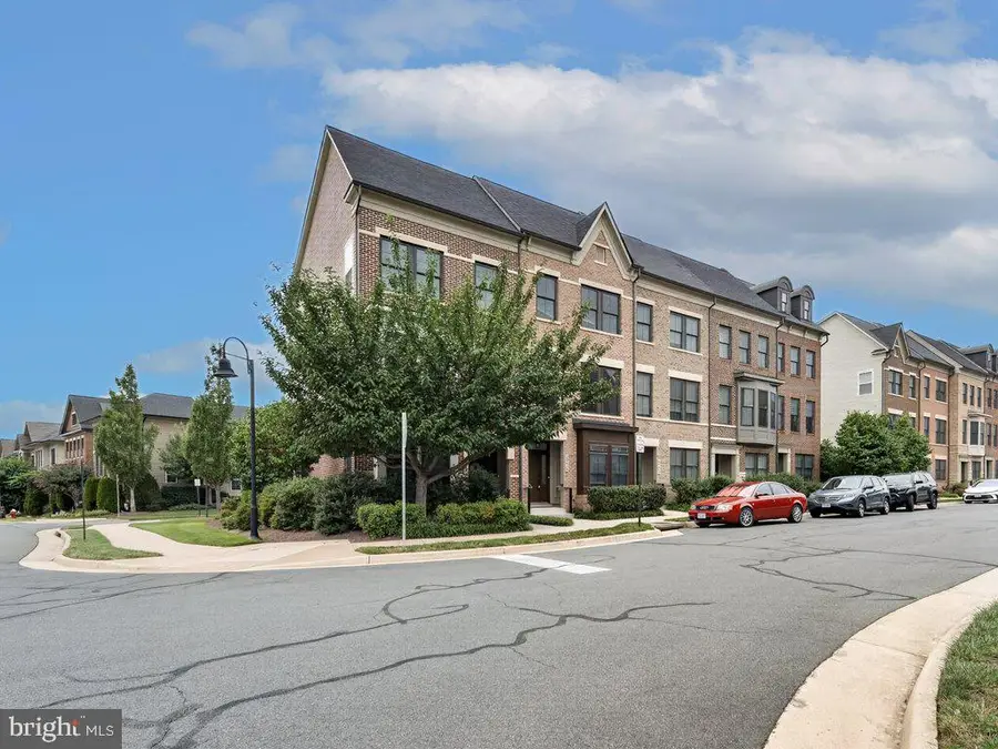 20415 Codman Dr, Ashburn, VA 20147 - #3