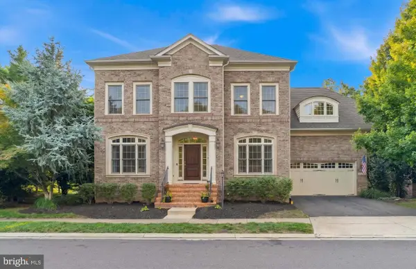 23053 Olympia Dr, BRAMBLETON, VA 20148