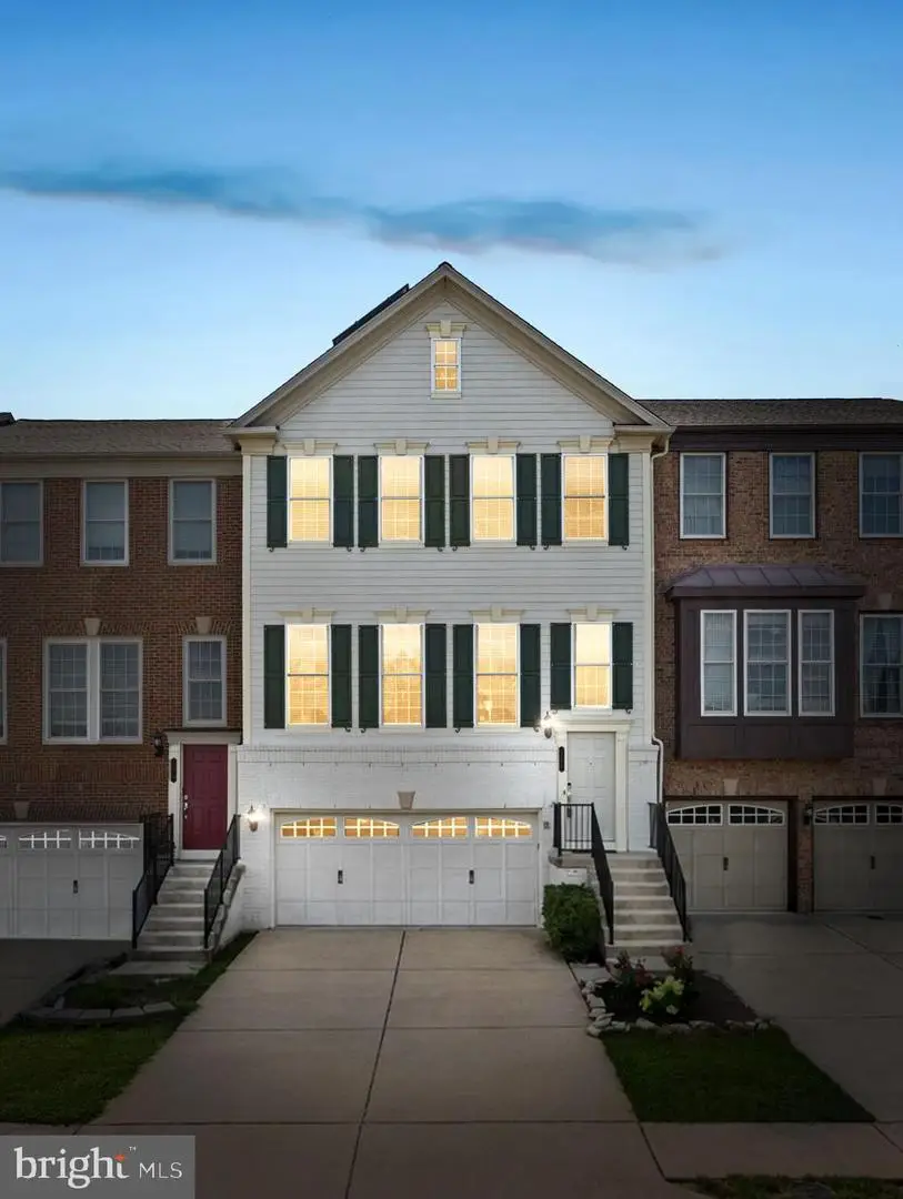 126 Great Laurel Sq, Leesburg, VA 20175 - #1