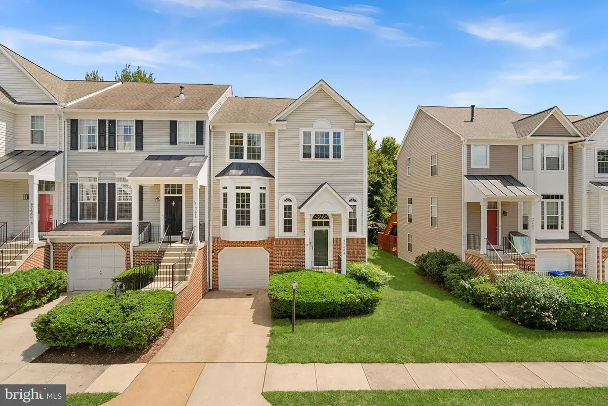 47684 Woolcott Sq, Sterling, VA 20165 - #1