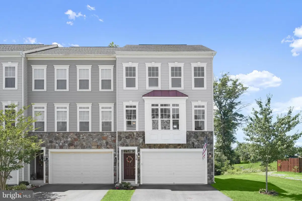 210 Upper Brook Ter, Purcellville, VA 20132 - #1