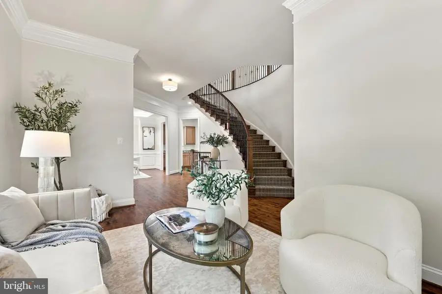 20646 Holyoke Dr, Ashburn, VA 20147 - #2