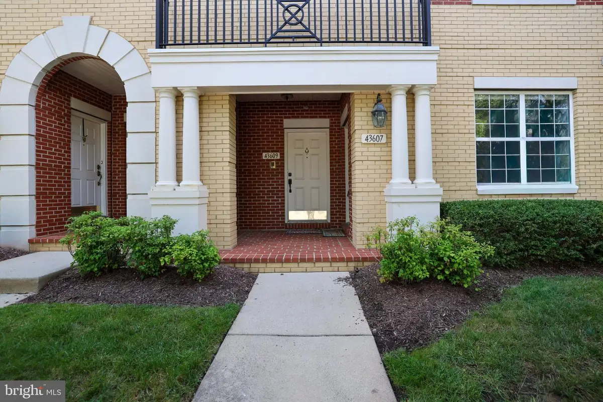 43607 Mcdowell Sq, Leesburg, VA 20176 - #1