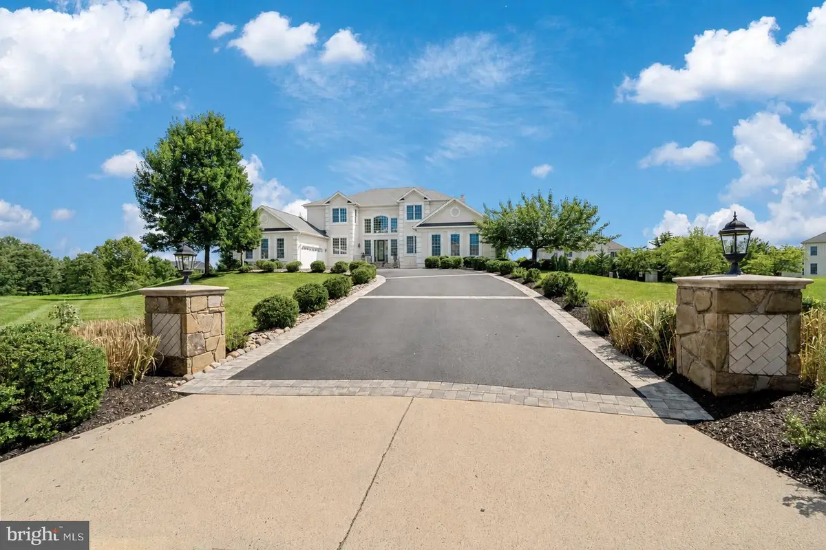 22807 Valley Preserve Ct, Ashburn, VA 20148 - #1
