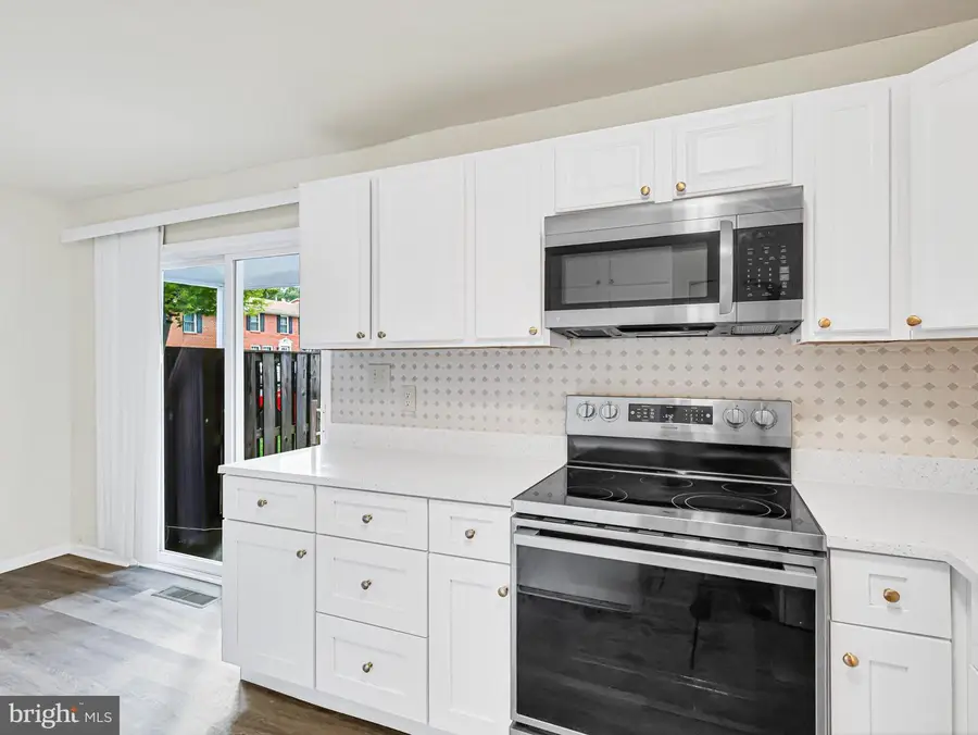 226 N Auburn Dr, Sterling, VA 20164 - #3