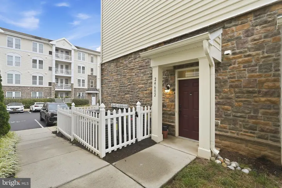 24682 Byrne Meadow Sq #5-104, Aldie, VA 20105 - #2