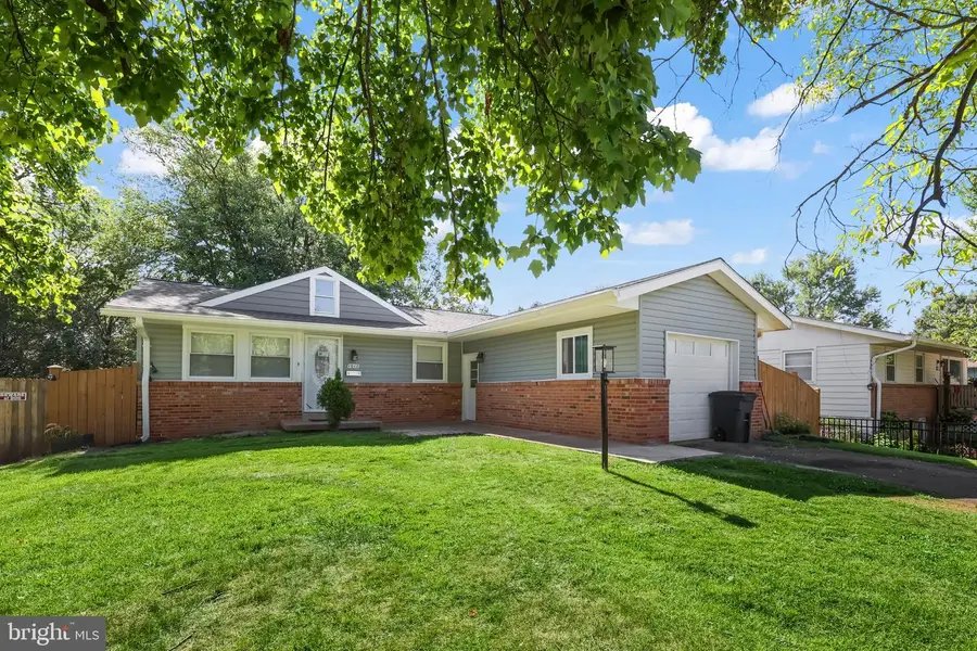 1012 S Hoga Rd, Sterling, VA 20164 - #2