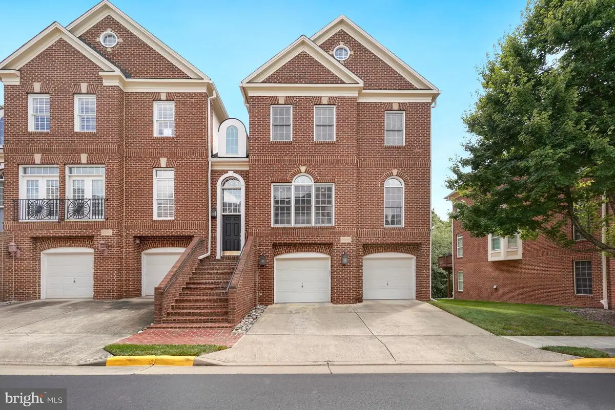 20366 Fallsway Ter, Sterling, VA 20165 - #1