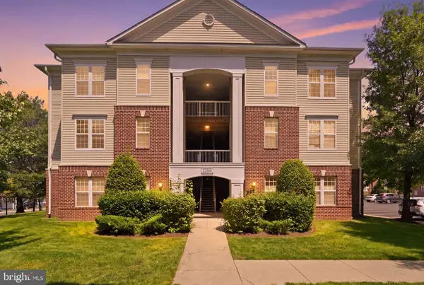 22668 Blue Elder Ter #304, BRAMBLETON, VA 20148