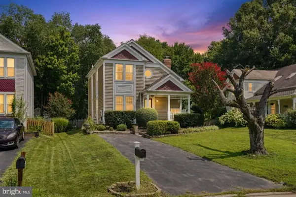 22 Fenton Wood Dr, STERLING, VA 20165