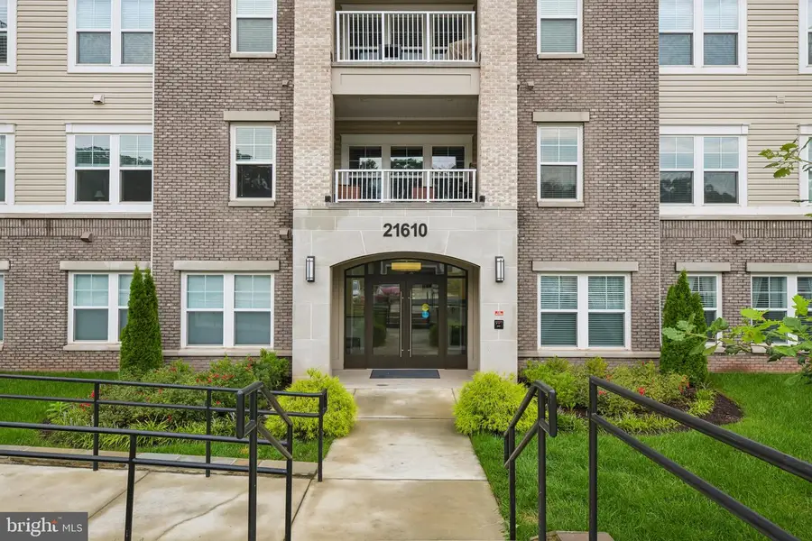 21610 Hawksbill High Cir #102, Sterling, VA 20164 - #2
