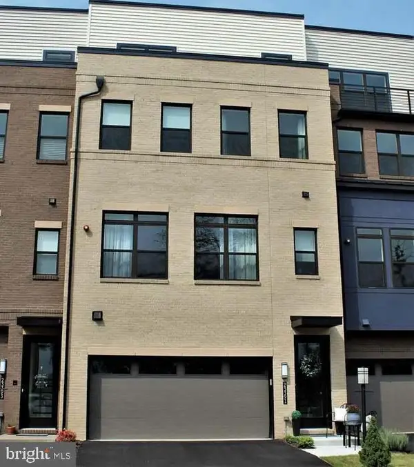 23391 Mcdonald Loch Ter, ASHBURN, VA 20148