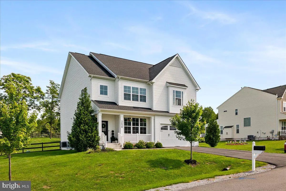 35928 Platinum Dr, Round Hill, VA 20141 - #1