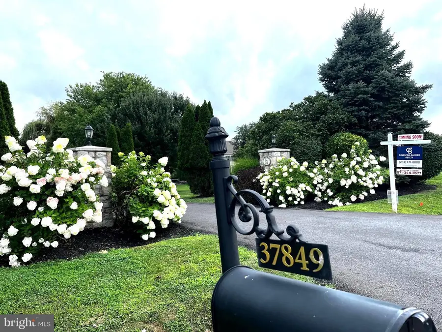 37849 Wright Farm Dr, Purcellville, VA 20132 - #2